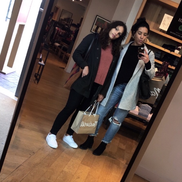 Meet your Posher, Erika - Picture 2 of 3